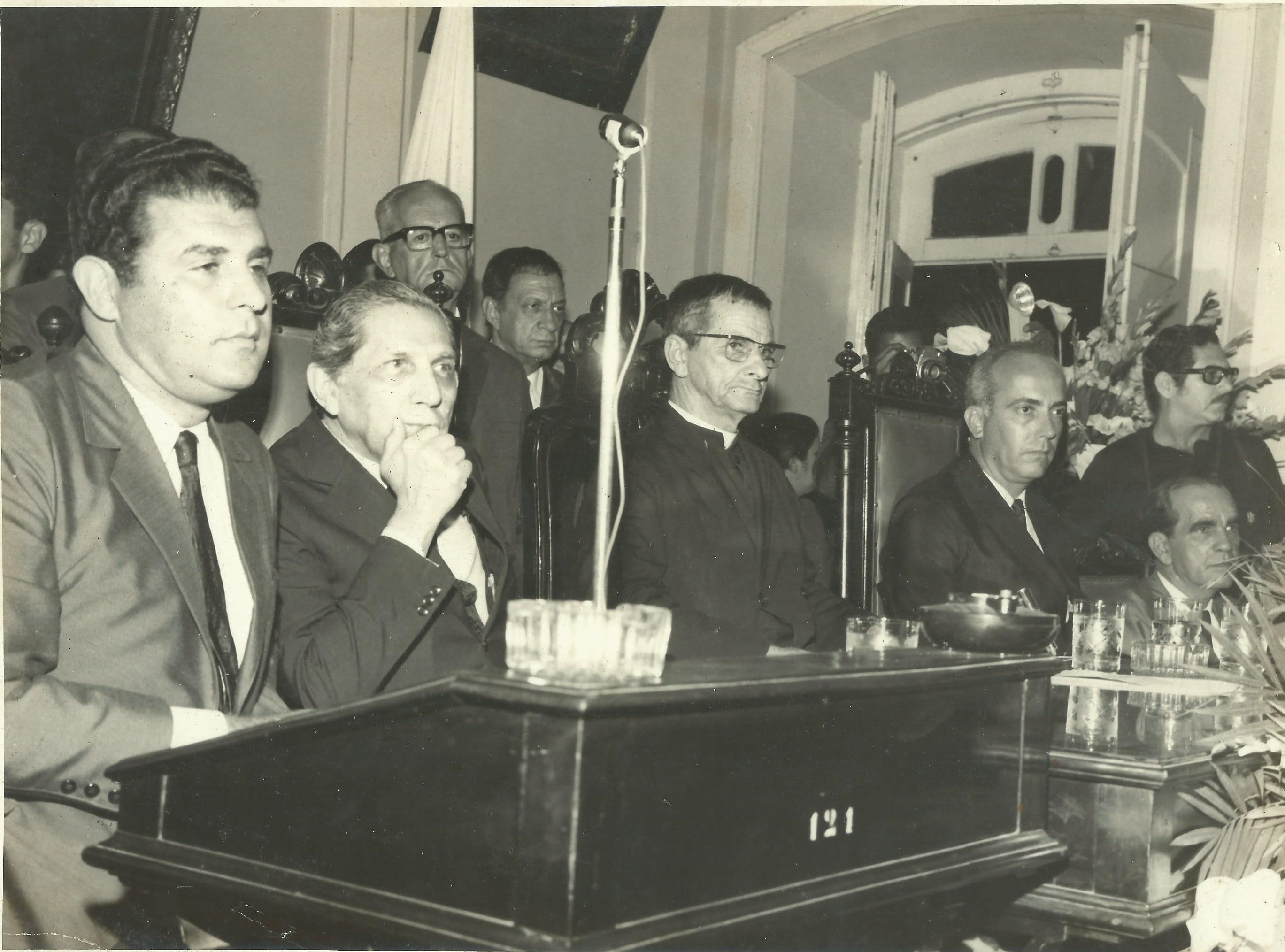 Da esquerda para direita, o Legislador George Dias Farah, Governador do Estado do Rio,Raymundo Padilha e Padre Antônio do Rosário